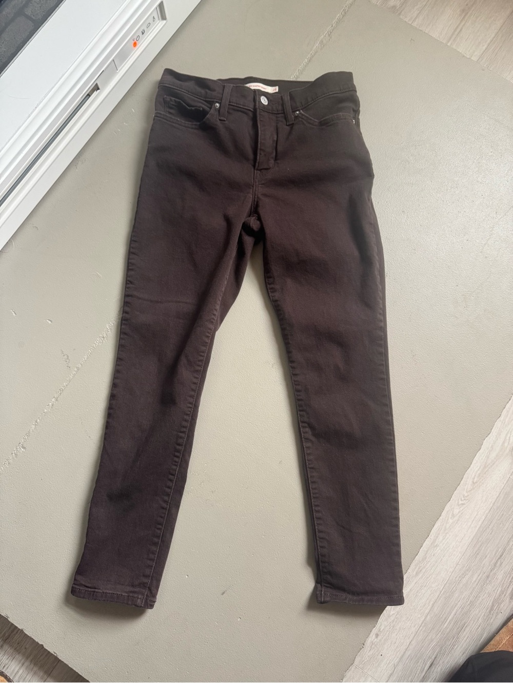 Women’s Levi’s 311 shaping skinny jeans 28”
